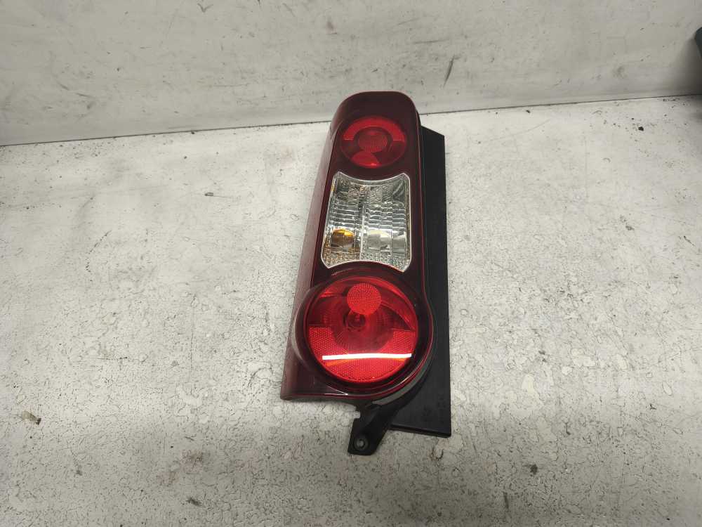 ARRIERE GAUCHE CITROEN BERLINGO / PEUGEOT PARTNER 2012+ 2 PORTES ARRIERE - Vue 1